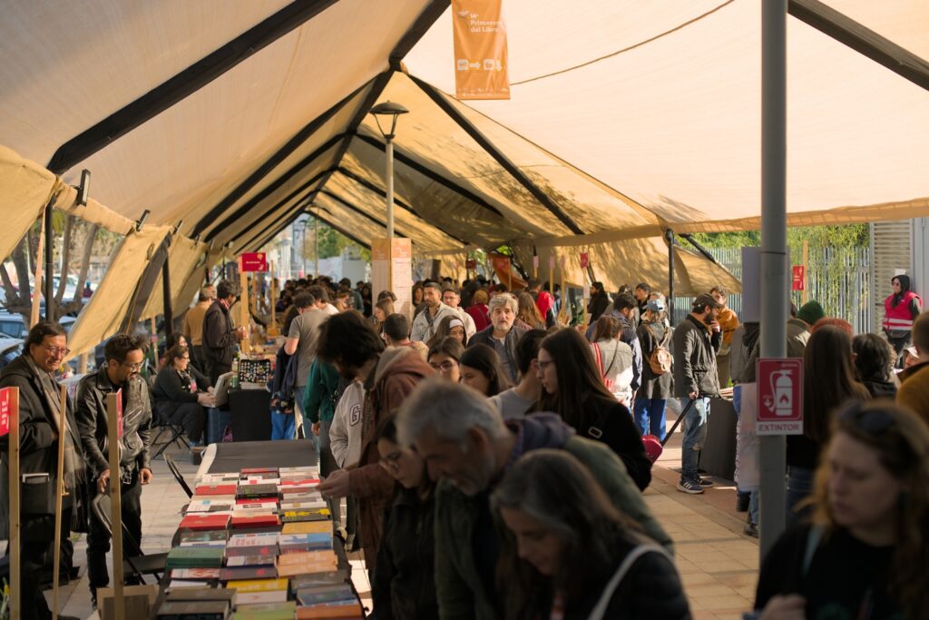 25 años de edición independiente y universitaria: quiénes somos y qué nos mueve en Editoriales de Chile